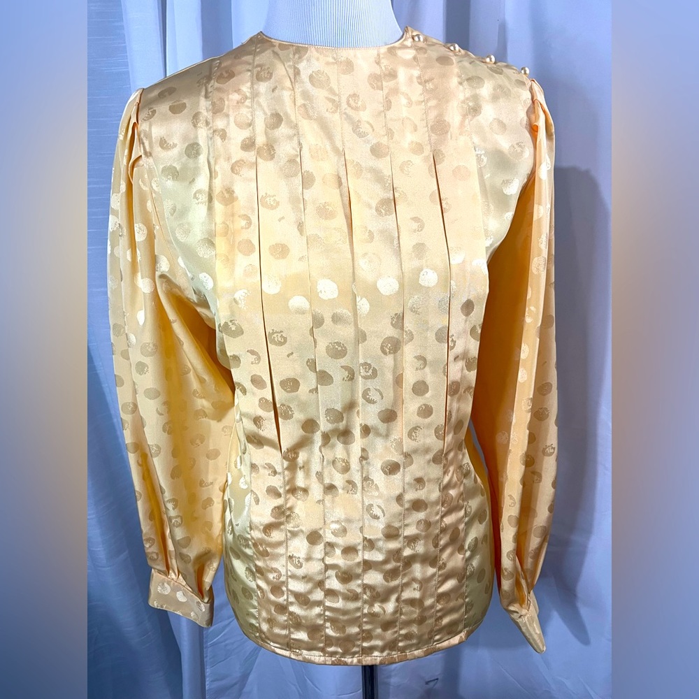 Vintage, Yellow blouse, with pearl buttons, size 16.